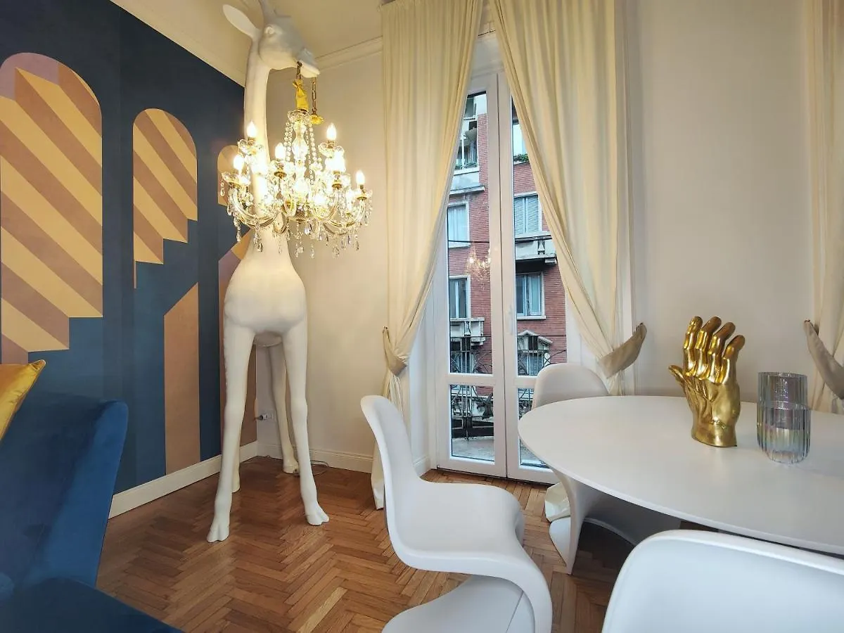 Luxury Apartment 2 Bedrooms And 2 Baths In Milan Downtown With Ac, Wifi, Subway Aiport Conneted