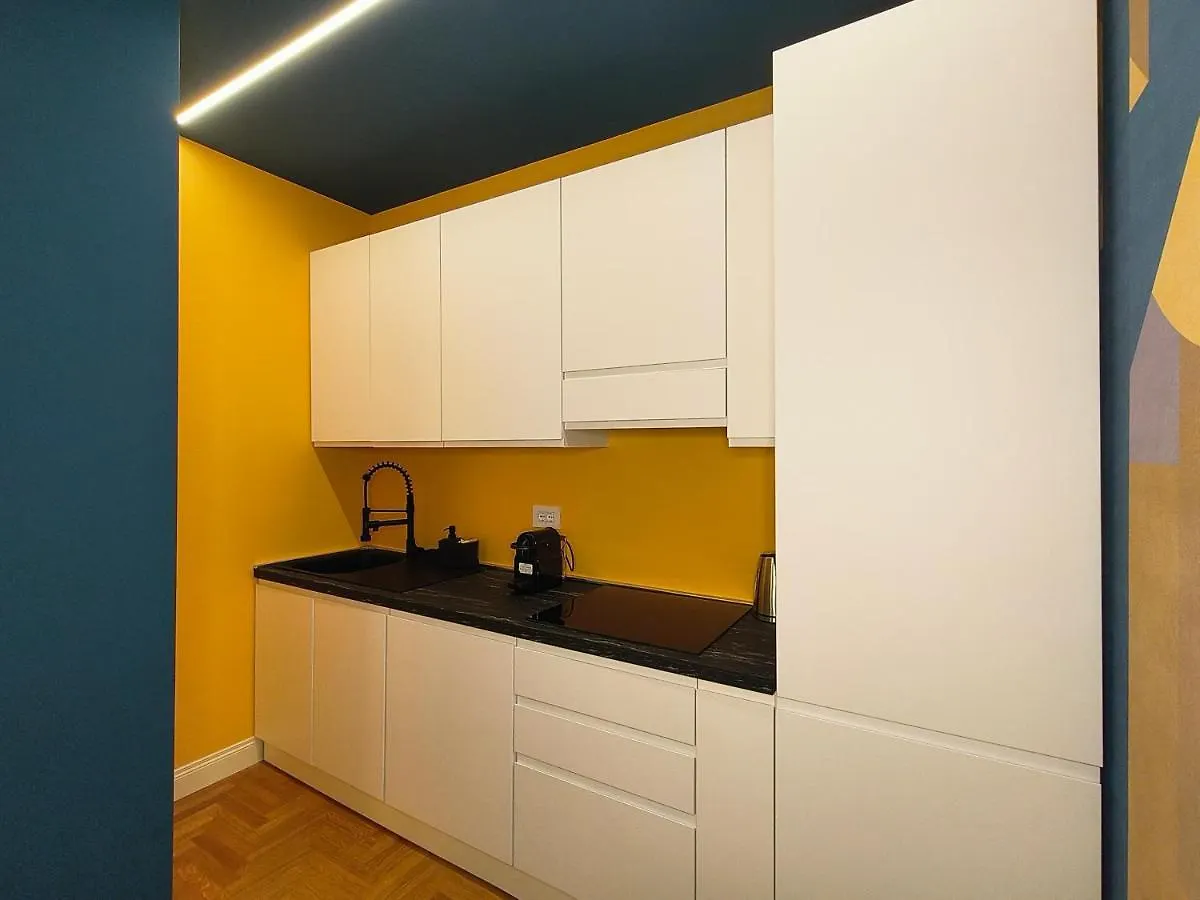 Luxury Apartment 2 Bedrooms And 2 Baths In Milan Downtown With Ac, Wifi, Subway Aiport Conneted Italy