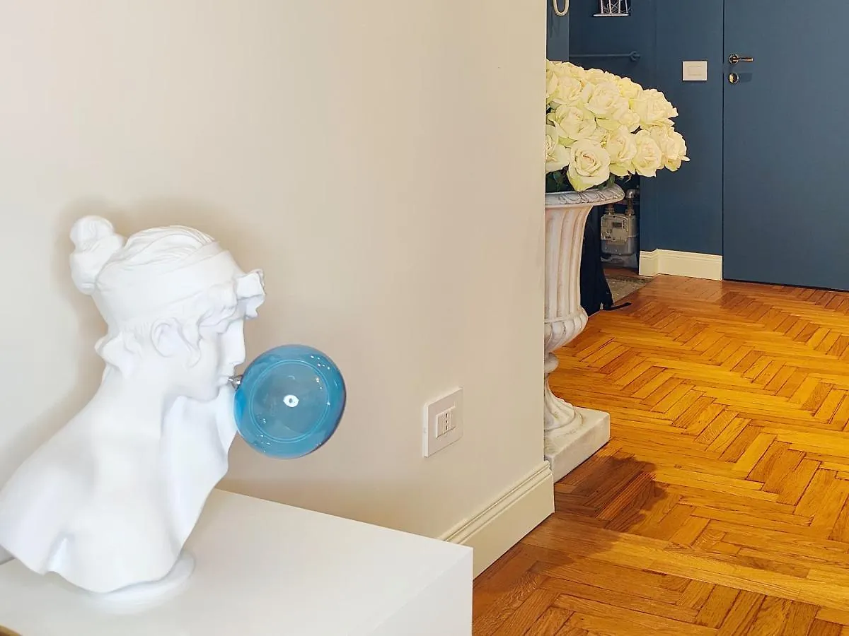 Luxury Apartment 2 Bedrooms And 2 Baths In Milan Downtown With Ac, Wifi, Subway Aiport Conneted