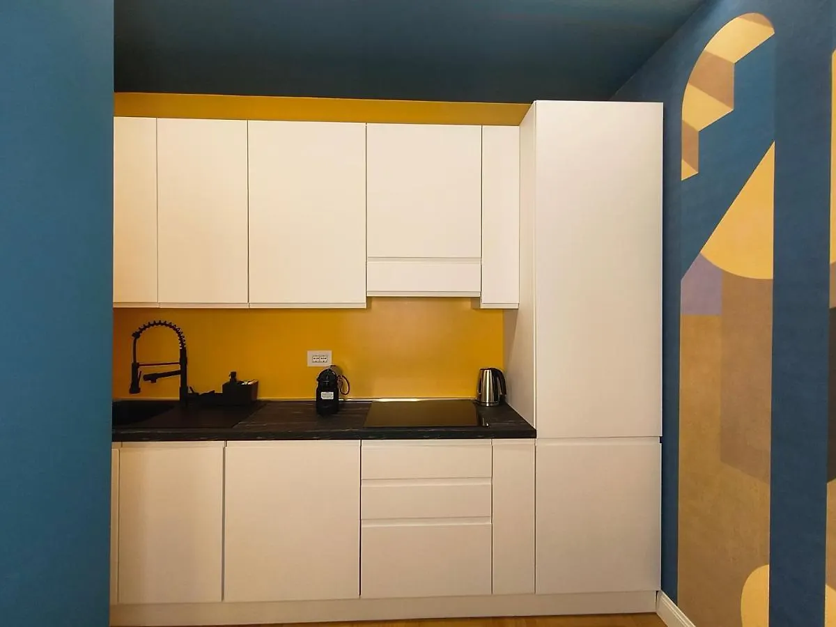 Luxury Apartment 2 Bedrooms And 2 Baths In Milan Downtown With Ac, Wifi, Subway Aiport Conneted