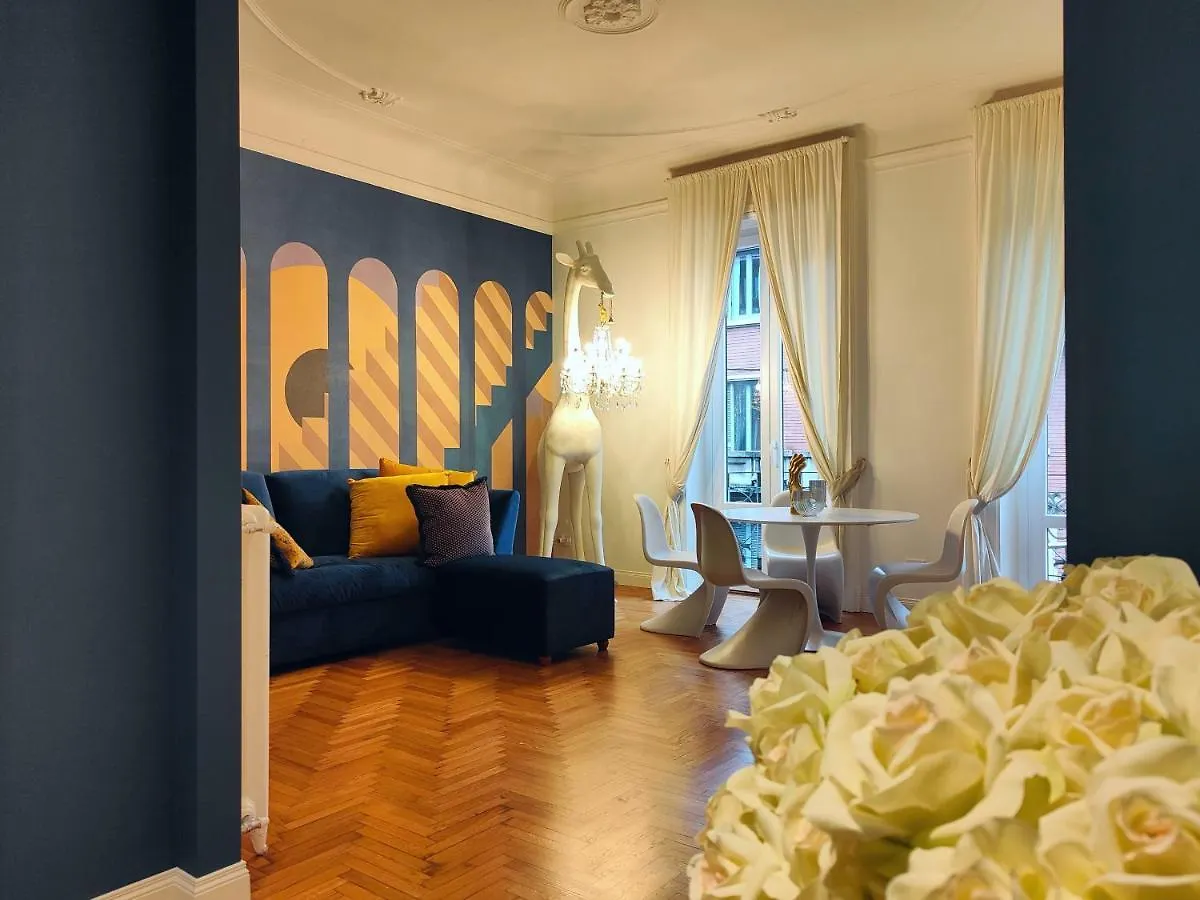 Luxury Apartment 2 Bedrooms And 2 Baths In Milan Downtown With Ac, Wifi, Subway Aiport Conneted 0*,  Italy