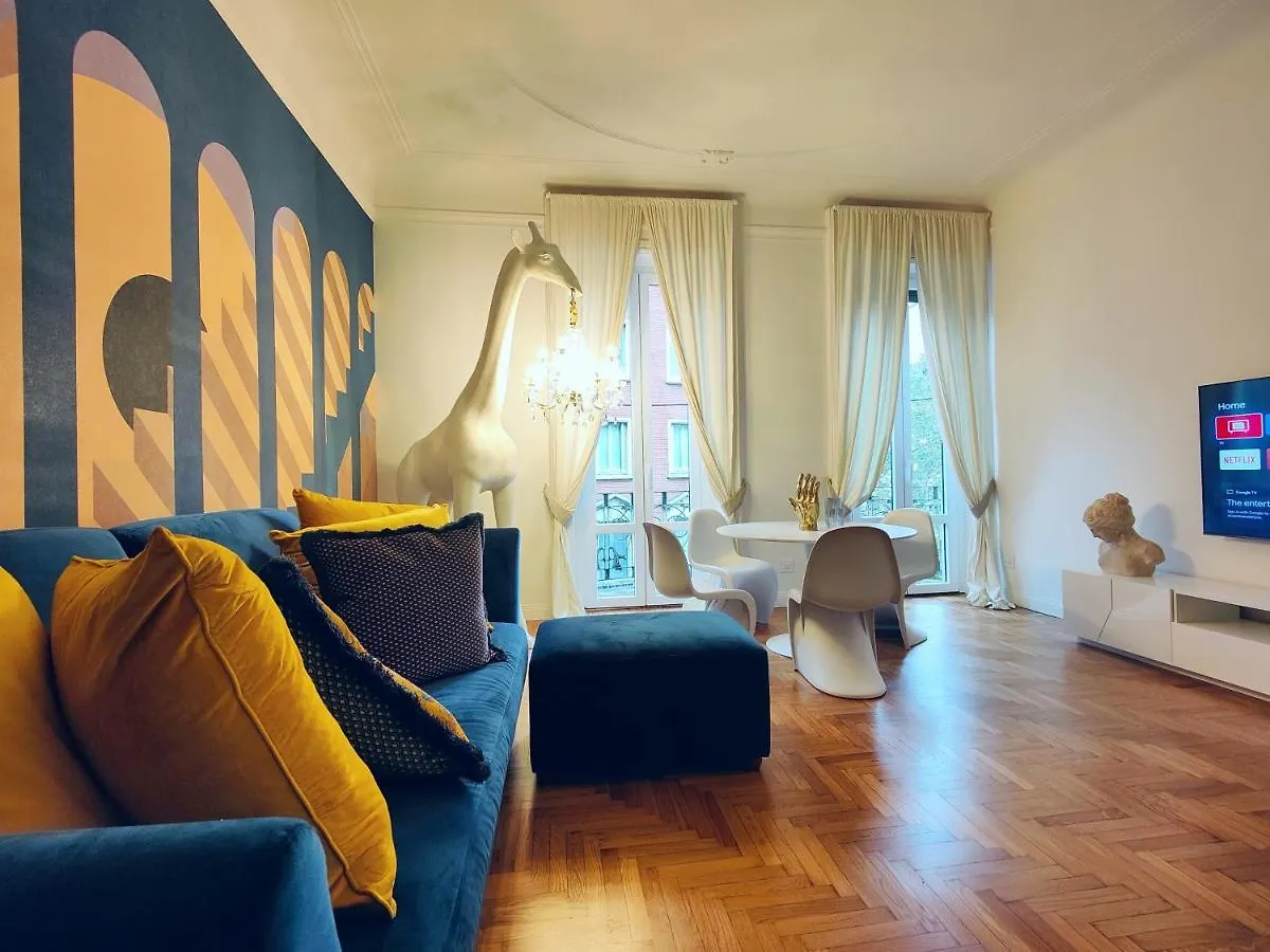 Luxury Apartment 2 Bedrooms And 2 Baths In Milan Downtown With Ac, Wifi, Subway Aiport Conneted إيطاليا