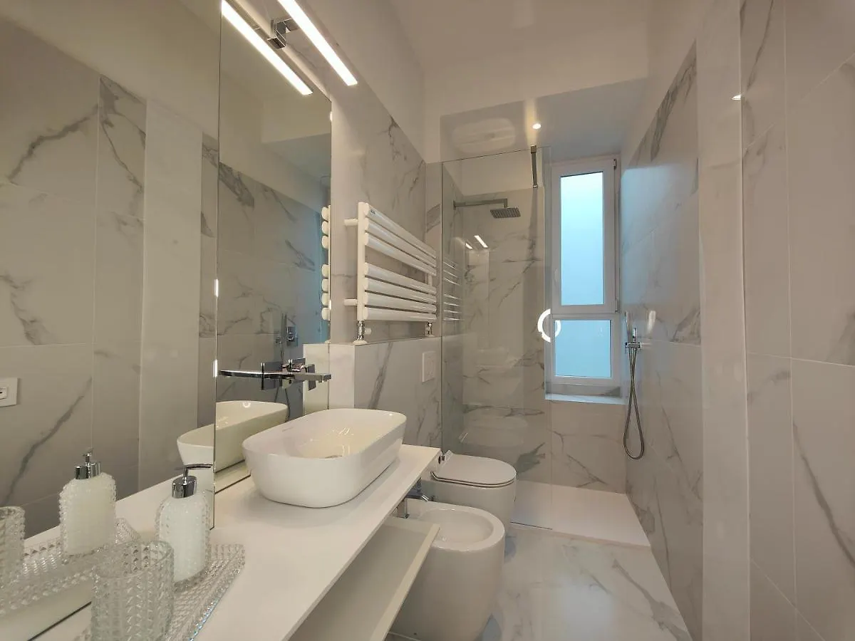 Luxury Apartment 2 Bedrooms And 2 Baths In Milan Downtown With Ac, Wifi, Subway Aiport Conneted